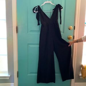 Size 0 Boohoo Black tie shoulders jumpsuit
